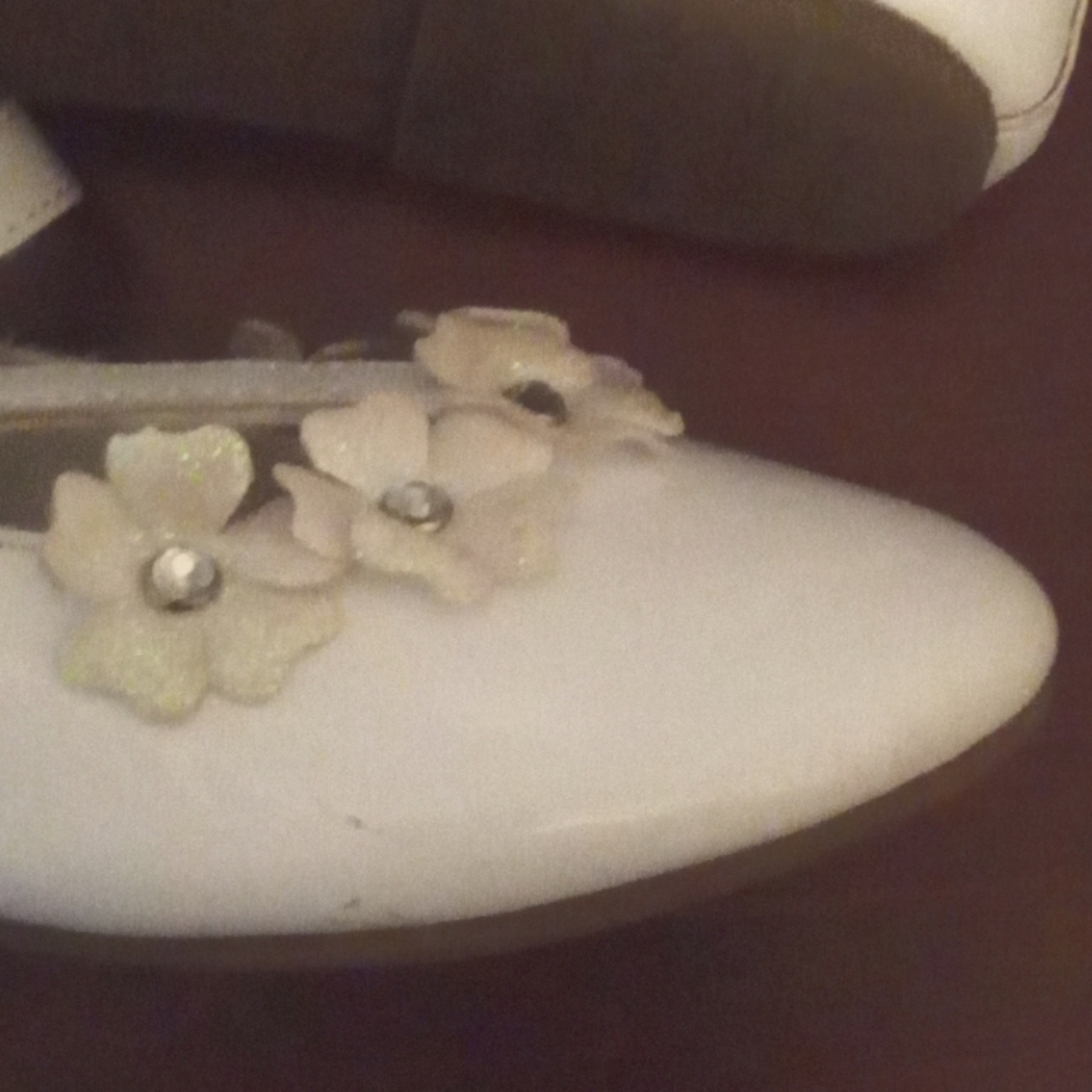 Girl shoes